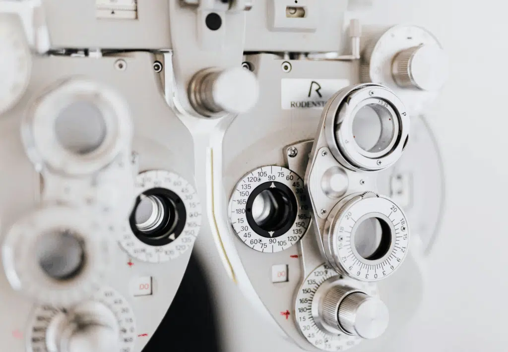 Präziser Sehtest bei Optiker Radulea Mannheim