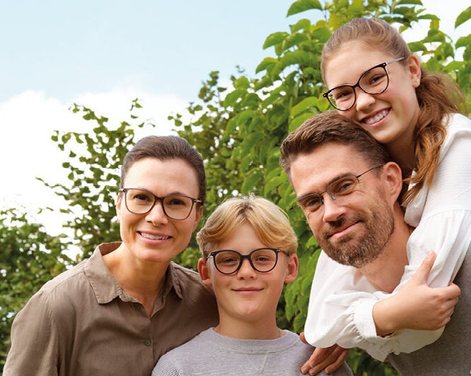 ROD_A4_quer_myopia_family_RGB_72dpi_BR gültig bis 12_2024